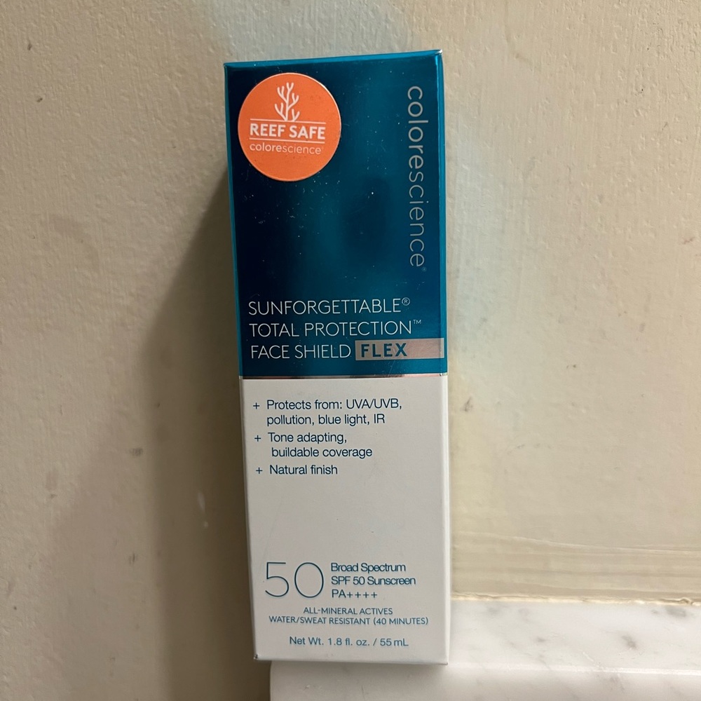 Color science sunforgettable total protection face shield flex shade fair